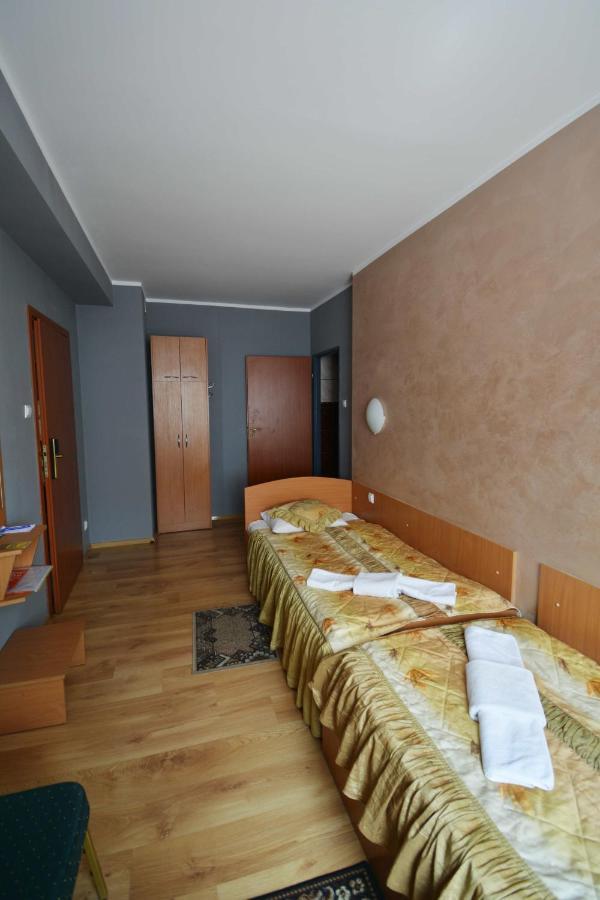 Hotel Awis Kutno Esterno foto