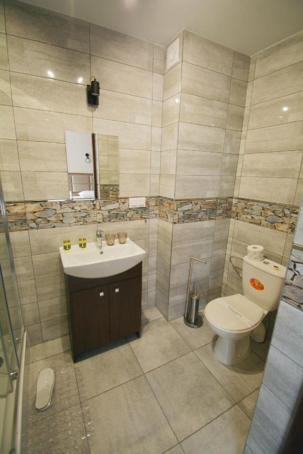 Hotel Awis Kutno Esterno foto